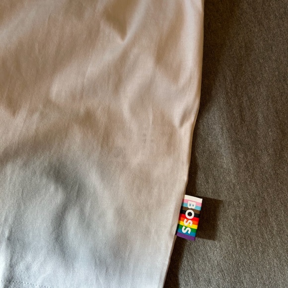 Hugo Boss Tee - Picture 5 of 6